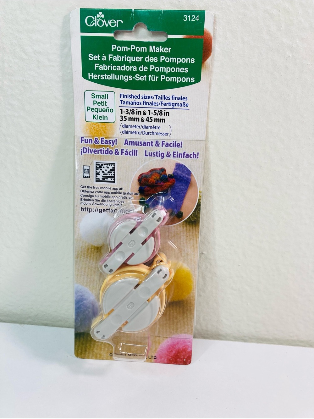 NWT Clover Pom-Pom Maker Set - size Small 1 3/8 & 1 5/8